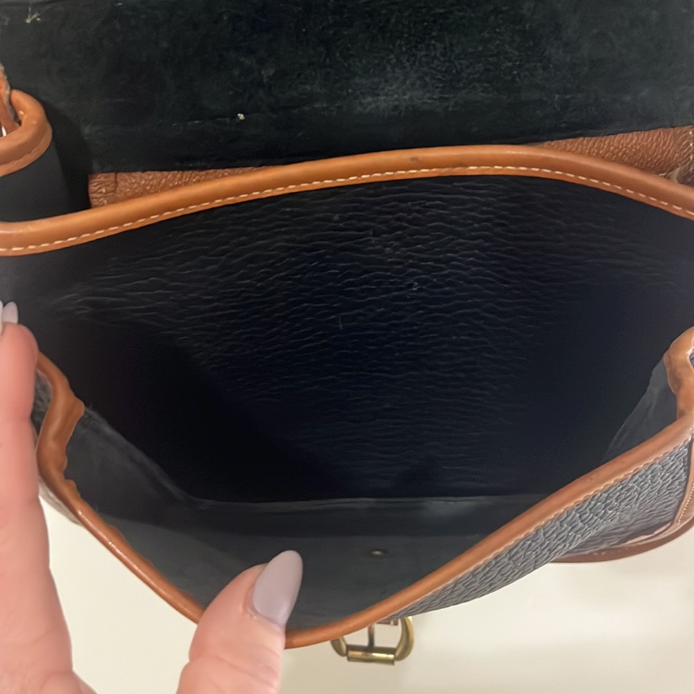 Dooney & Bourke Smaller Size Surrey Vintage  Crossbody Rare 90's Vintage - Picture 15 of 17